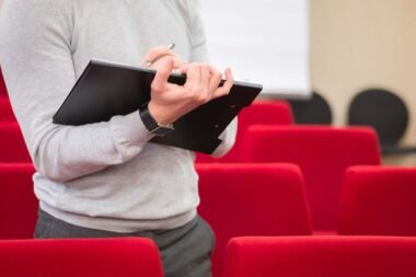 Top 18 Features of Management Image
